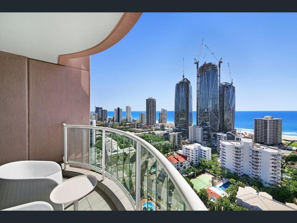 Deluxe Private Apartment And Studio - Ocean Views Голд-Кост Экстерьер фото