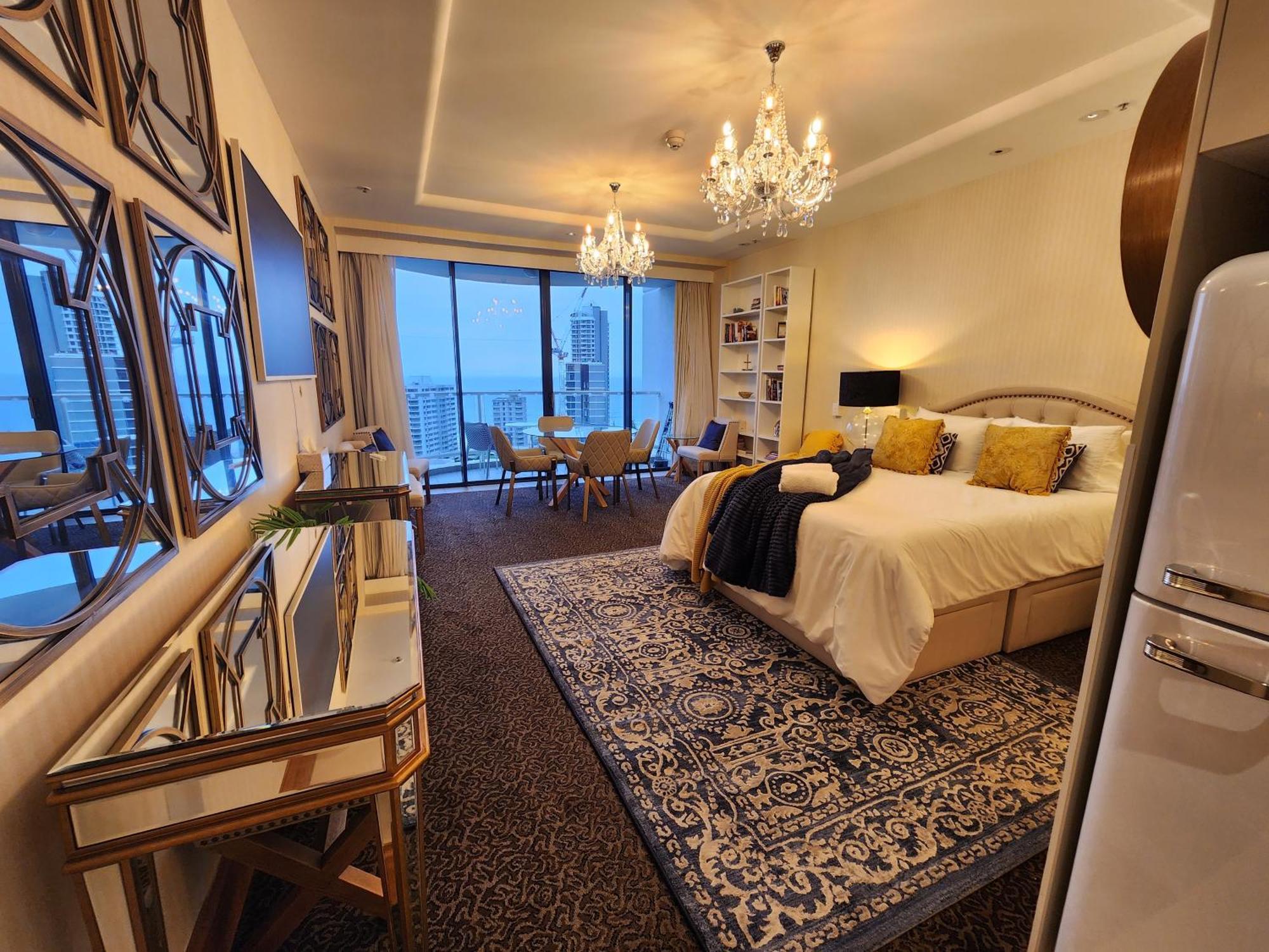 Deluxe Private Apartment And Studio - Ocean Views Голд-Кост Экстерьер фото