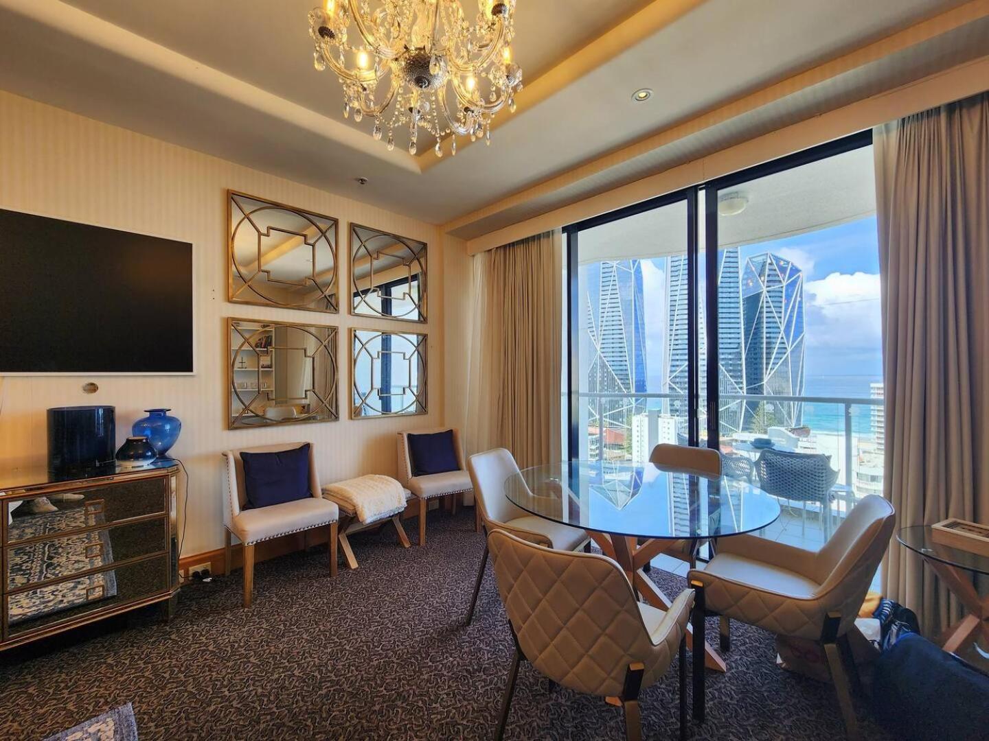 Deluxe Private Apartment And Studio - Ocean Views Голд-Кост Экстерьер фото